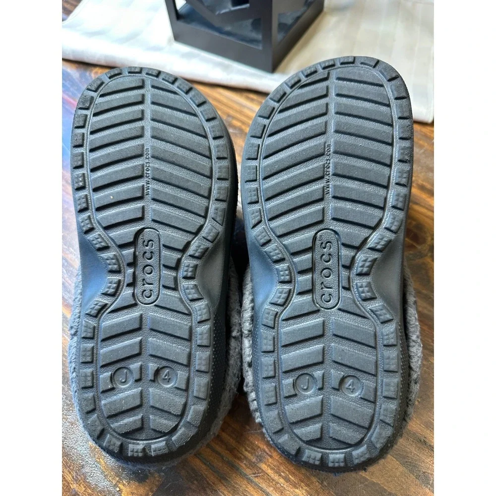 CROCS mammoth clogs